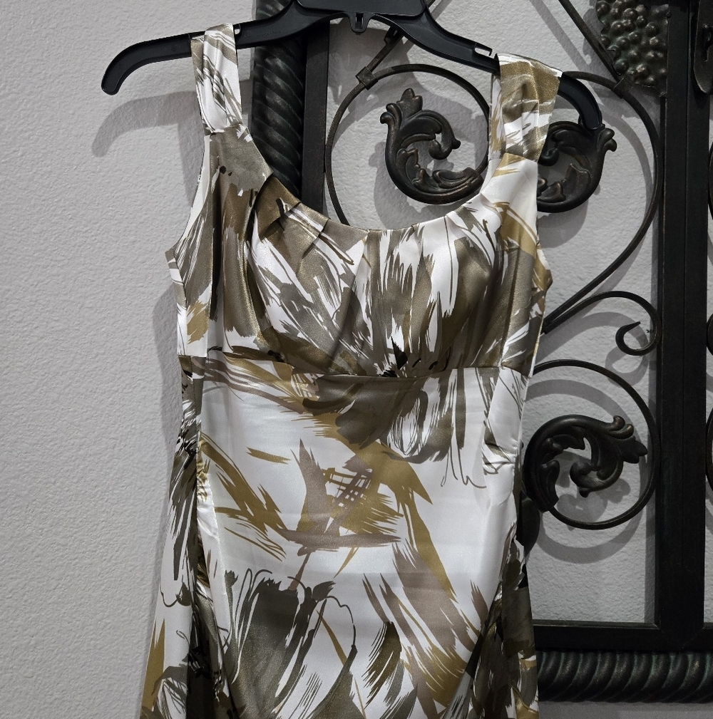 London Times Floral Satin Midi Dress - Picture 5 of 10